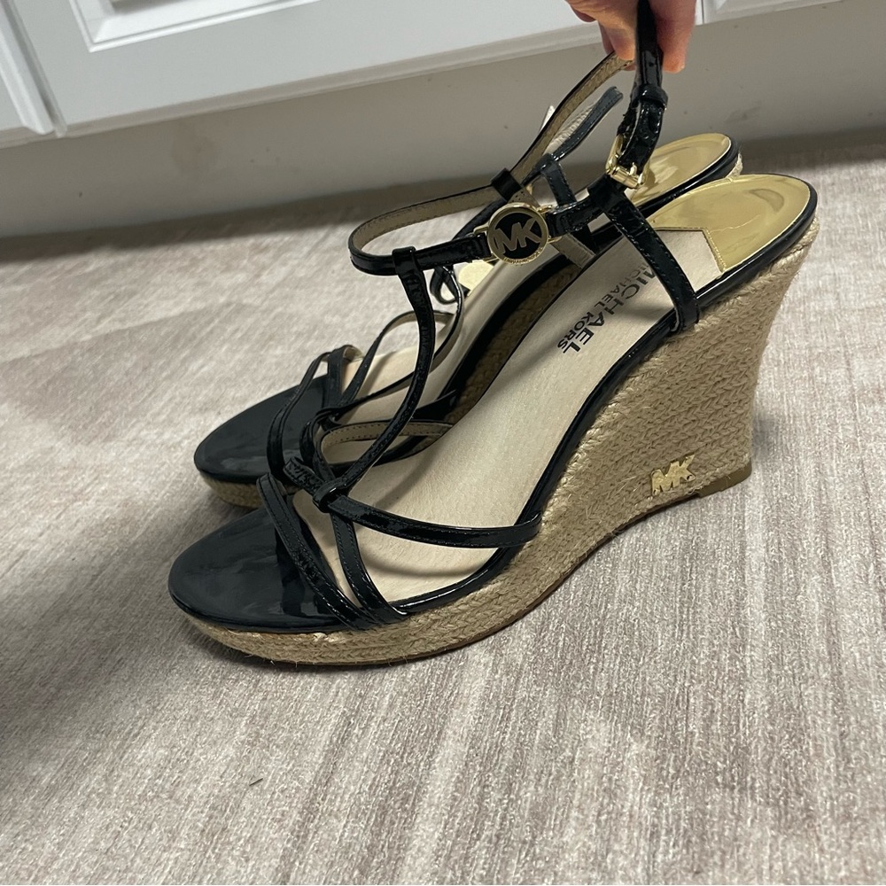 MK Wedges - Picture 2 of 6